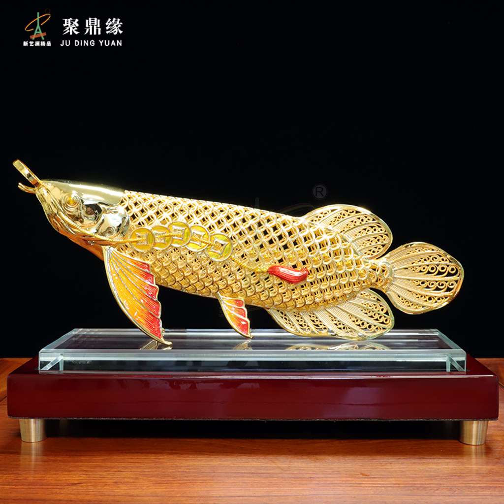 招财金龙鱼